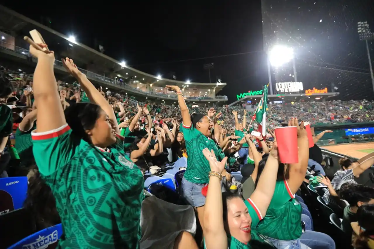 ¡Hazaña Histórica!: Vibra el Estadio Centenario con el Lleno Total de la Afición Tabasqueña en el Triunfo de México