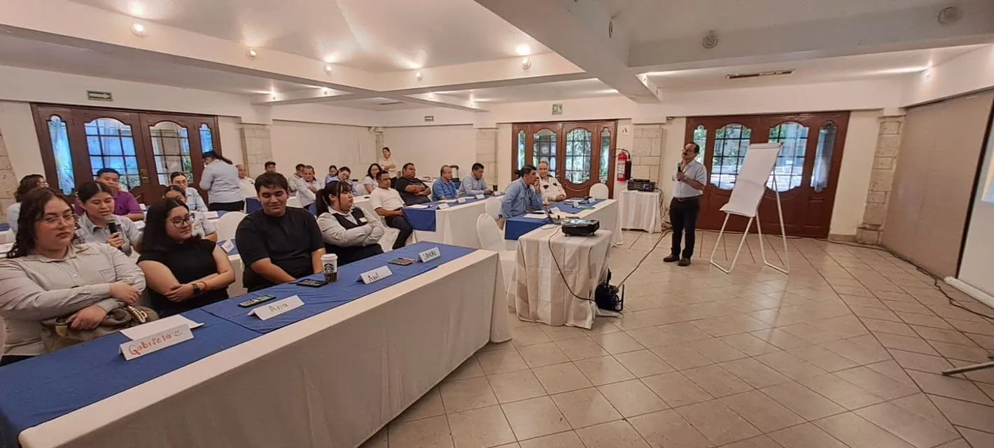 La Secretaría de Turismo y Desarrollo Económico Capacita a Personal del Hotel Viva en Villahermosa