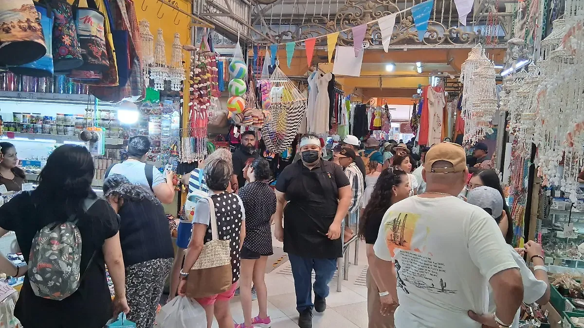 40% de locatarios del mercado Pino Suárez aún no regulariza sus locales