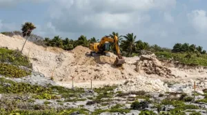 Clausuran complejo turístico Las Dunas en Yucatán por posibles afectaciones ambientales