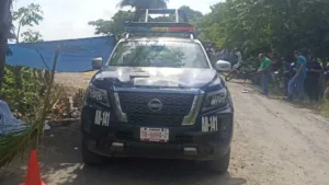 Muere hombre tras chocar contra un árbol en el poblado C-41