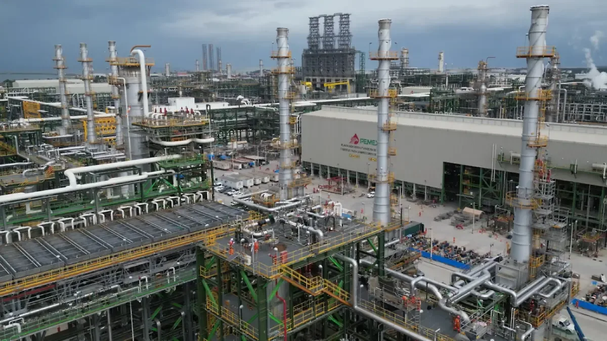 Refinería de Dos Bocas reduce producción de petrolíferos por sexto mes consecutivo