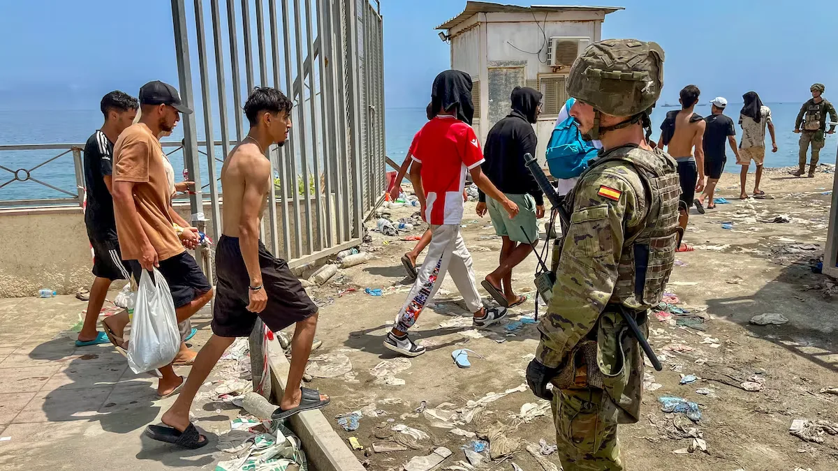 España reporta que 70 mil migrantes regresaron a Marruecos tras entrada masiva en Ceuta