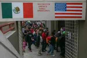 Aumentan detenciones de migrantes en aeropuertos de Estados Unidos
