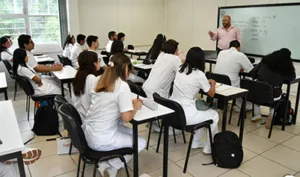 UJAT abre 20 lugares adicionales en Medicina tras proceso de inscripción
