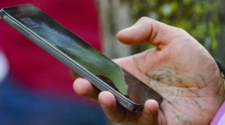 Más de la mitad de las líneas celulares aún no están vinculadas a la CURP
