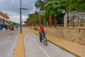 Proponen convertir tramo de ciclovía del Malecón de Villahermosa en estacionamiento