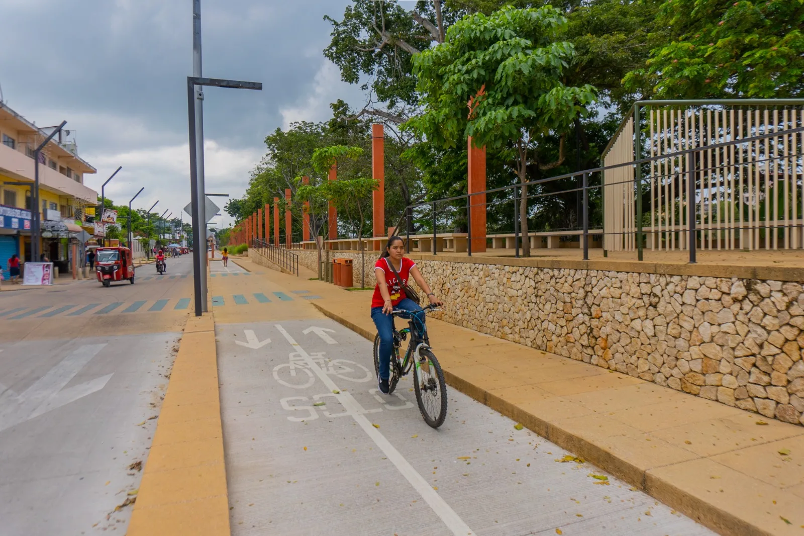 Proponen convertir tramo de ciclovía del Malecón de Villahermosa en estacionamiento