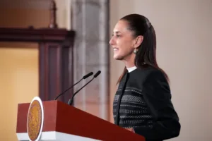 Sheinbaum anuncia aumento de becas para deportistas tras histórico resultado en Santo Domingo 2026