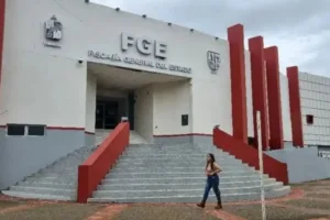 Vinculan a proceso a mujer por presunto abuso de confianza con recursos de La Escuela Es Nuestra