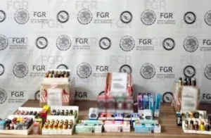 FGR asegura 24 vapeadores y 112 presuntos “poppers” en paquetería de Tabasco