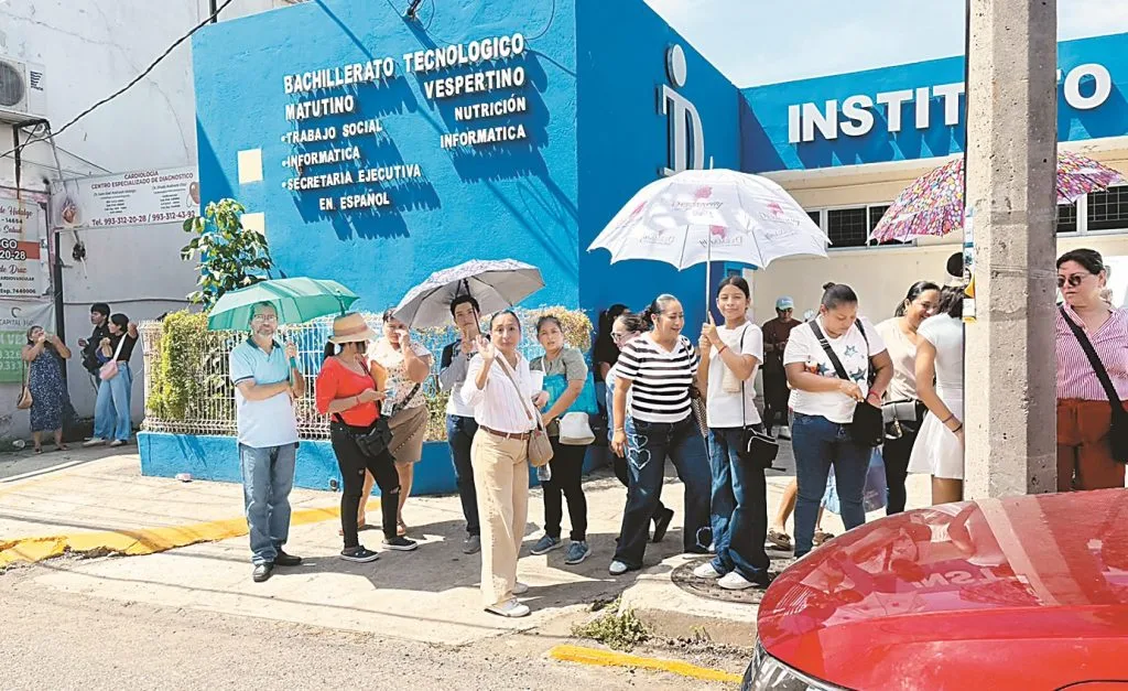 Quitar examen de ingreso generó desorden en el acceso a preparatorias de Tabasco