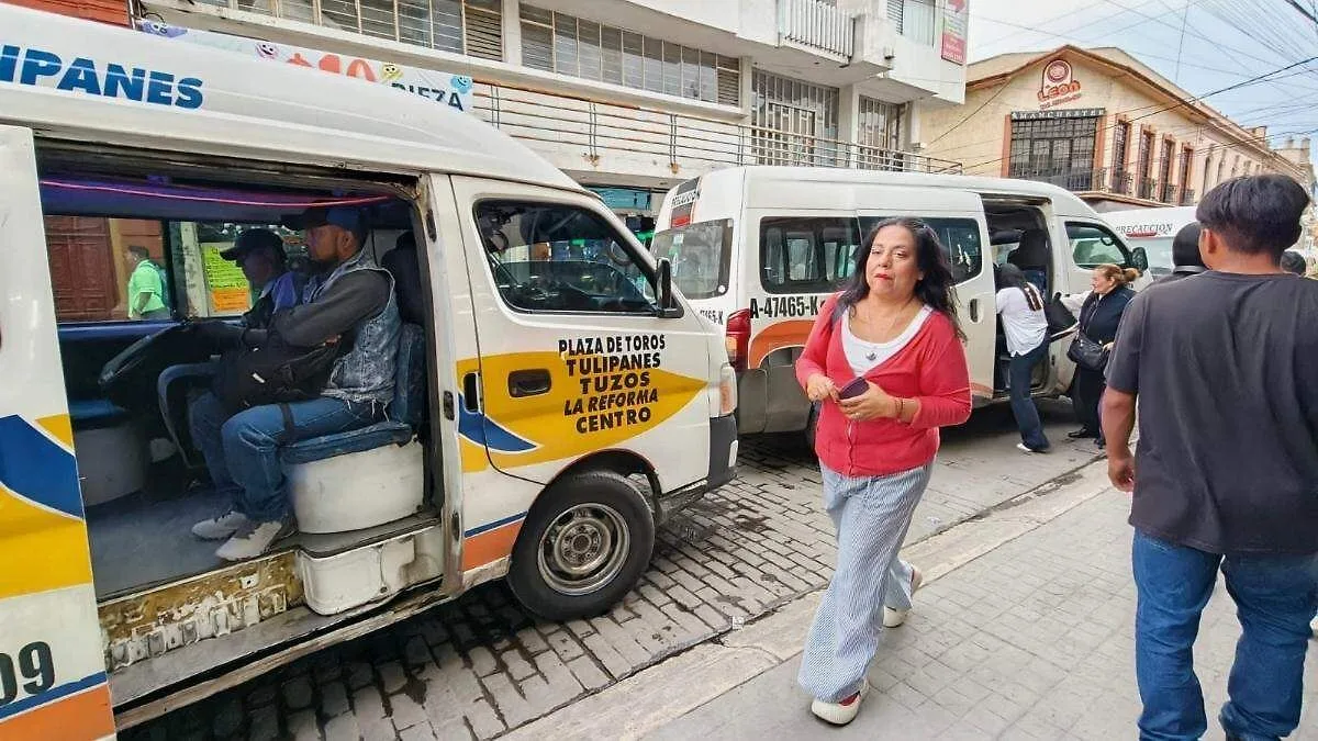 Piden ampliar hasta las 10 de la noche el horario de las combis en Villahermosa