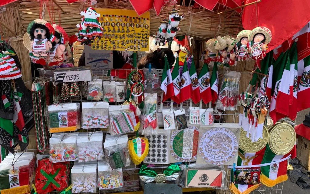 Comerciantes de Villahermosa solicitarán permisos para vender artículos patrios