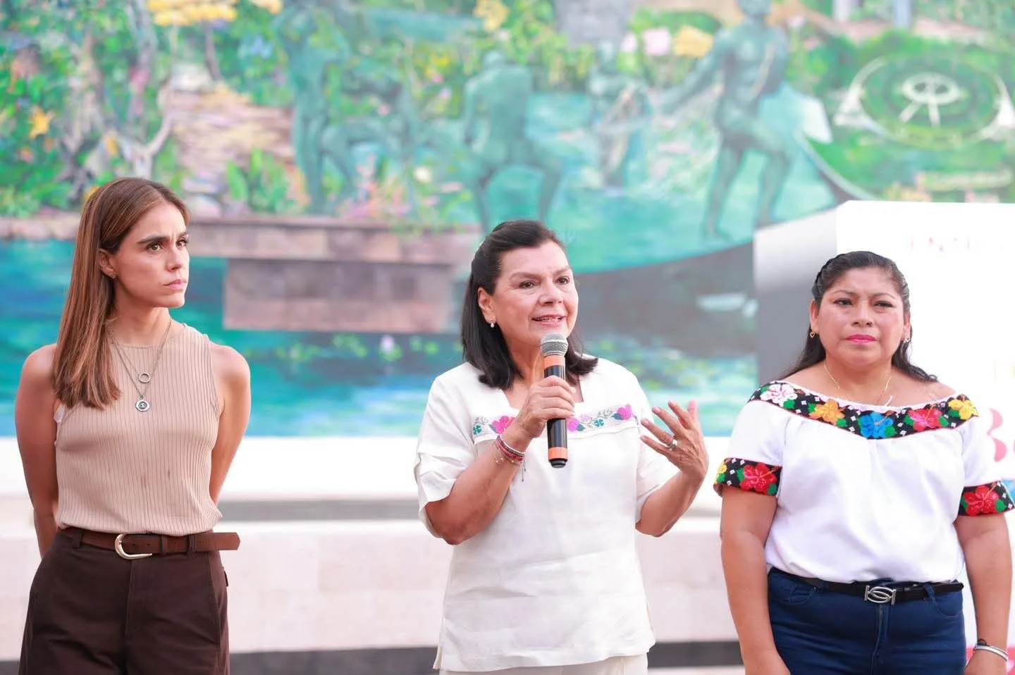 Reconocen a mujeres artesanas por preservar el bordado tradicional de Tabasco