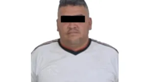 Sentencian a 50 años a hombre por secuestro exprés durante robo de tractocamión
