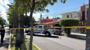 Balean a mujer de la tercera edad dentro de un establecimiento en Tecolutilla, Comalcalco