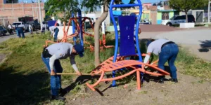 Refuerzan limpieza y mantenimiento de parques, vialidades y áreas verdes en Centro