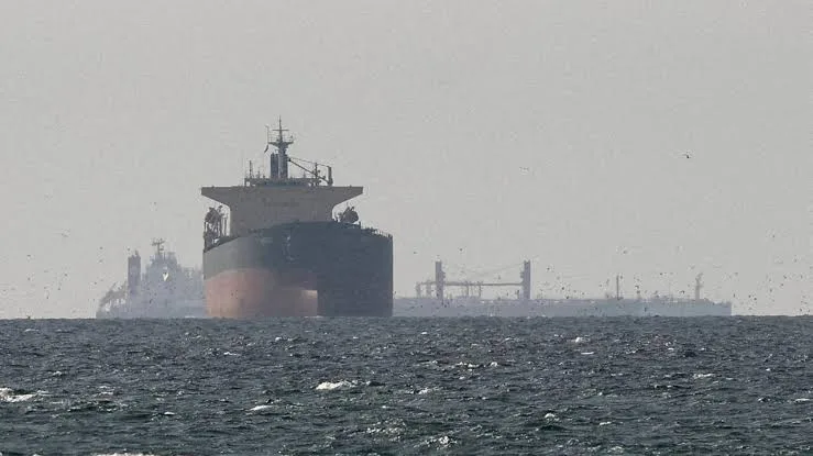 Irán amenaza a países del Golfo que apoyen a Estados Unidos tras suspensión de comercio con Emiratos