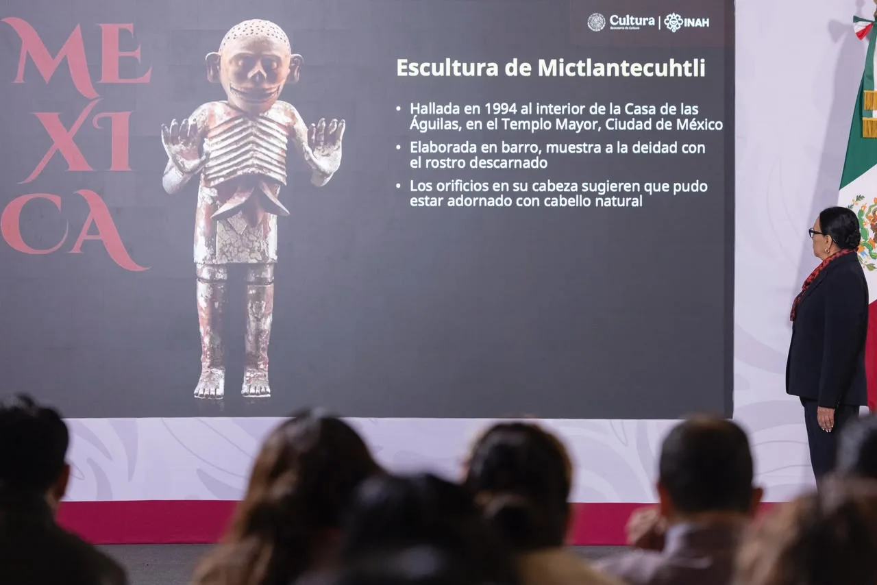 Hallan 179 piezas prehispánicas en una cueva de Chiapas
