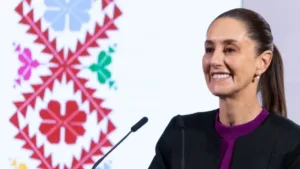Sheinbaum plantea limitar la doble nacionalidad para gobernadores y presidentes