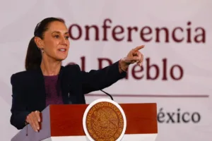 Sheinbaum destaca récord de inversión extranjera y fortaleza del peso