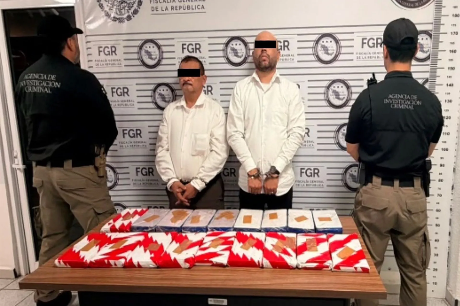 Detienen en Sonora a dos hombres con 10 kilos de fentanilo y 8 de heroína