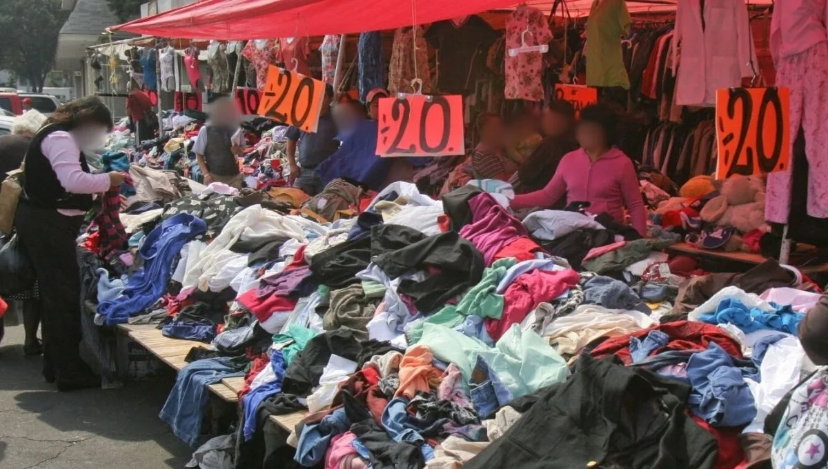 Uniformes escolares desde 30 pesos se convierten en opción para familias que buscan ahorrar
