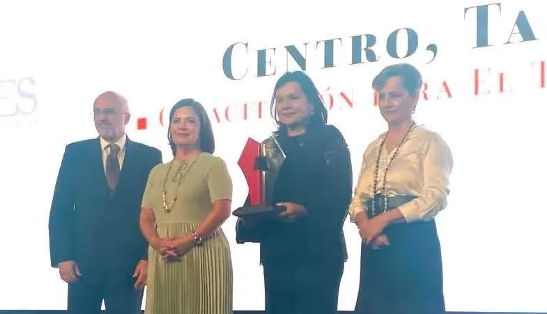 Centro recibe reconocimiento nacional por impulsar a emprendedores