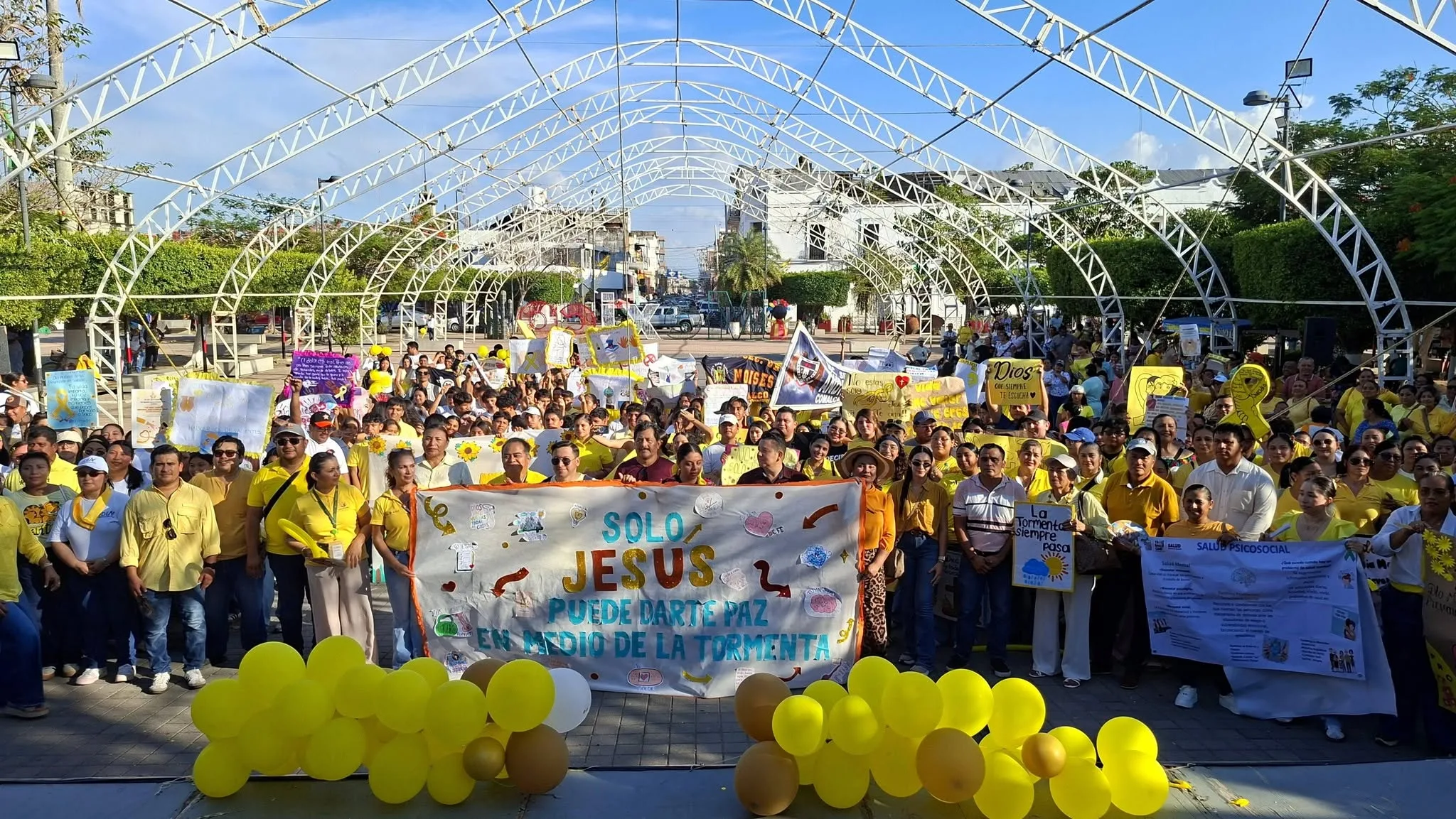 Jurisdicción Sanitaria de Comalcalco e Instituciones Encabezan Desfile Conmemorativo