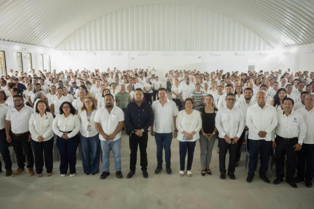 Capacitan a 681 Servidores Públicos en Comalcalco para la Protección de Niñez y Juventud