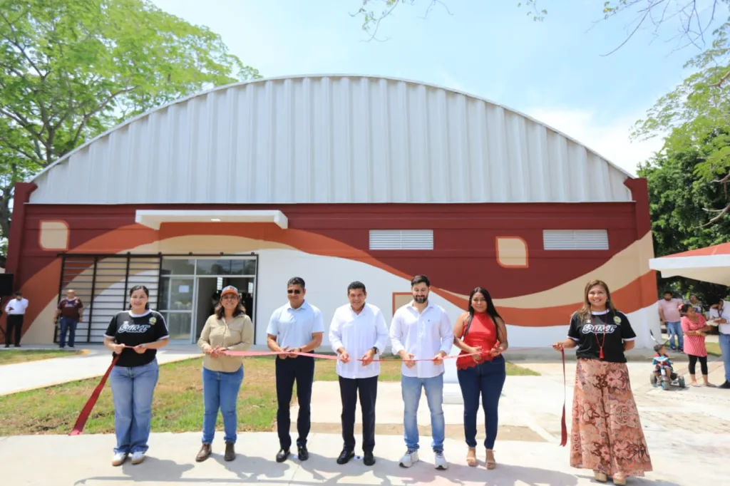 Javier May entrega infraestructura deportiva y obras de servicios en Nacajuca