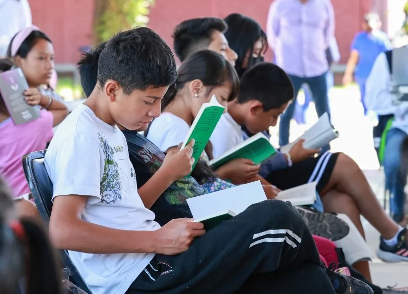 México mantiene bajo desempeño en lectura, ciencias y matemáticas en PISA 2025