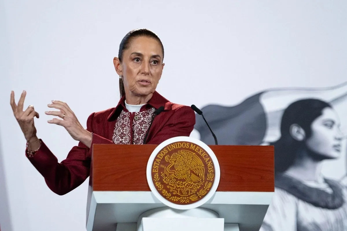 Sheinbaum insiste en limitar la doble nacionalidad para gobernantes
