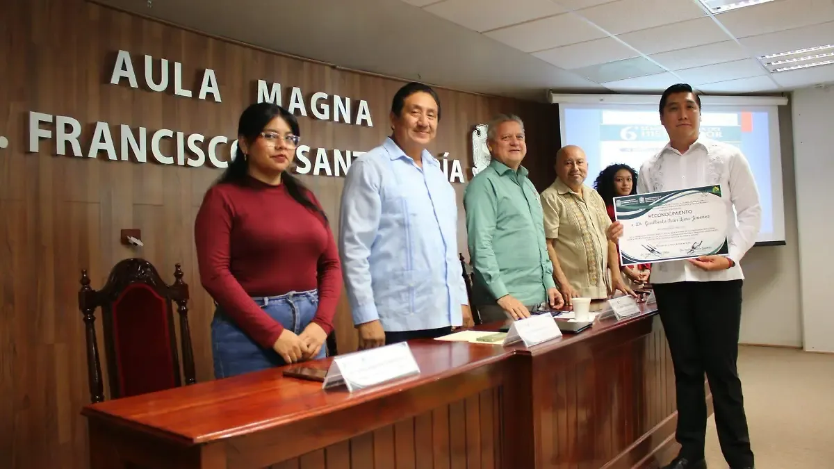 DACSyH reconoce a historiadores tabasqueños en su día