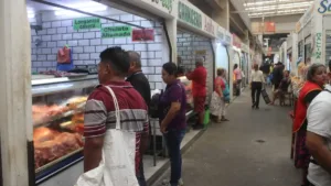 Locatarios del Pino Suárez preparan defensa legal de sus espacios