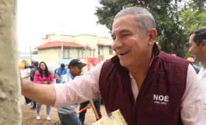 Polémica en Oaxaca por gesto de hermano del gobernador durante gira presidencial