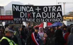 Protestas en Chile dejan 284 detenidos durante aniversario del golpe de 1973