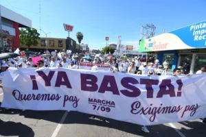 Culiacán marcha por la paz y reclama recuperar la tranquilidad