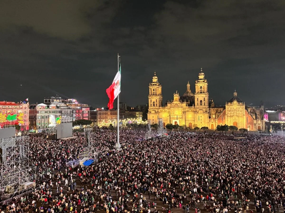 Más de 300 mil personas acudieron al Zócalo para el Grito de Independencia