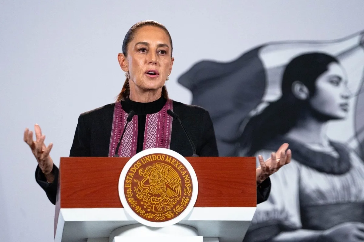 Sheinbaum mantiene diálogo con normalistas de El Mexe y Teteles