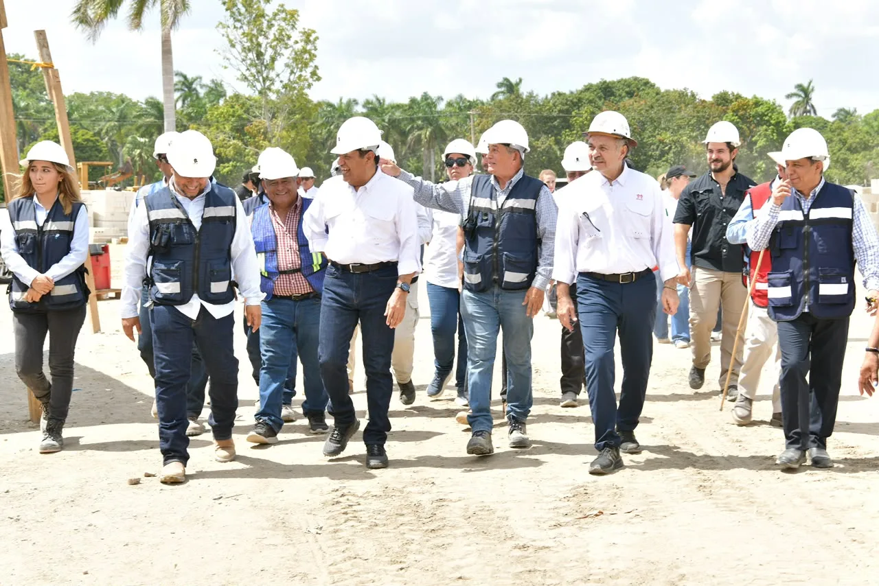 Supervisan construcción de más de 12 mil viviendas en cuatro municipios de Tabasco