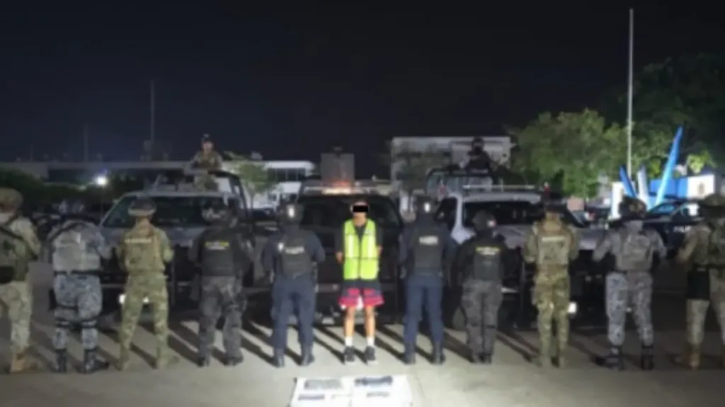 Detienen a sujeto con presunta droga en Centro
