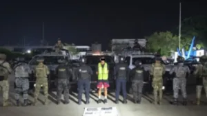 Detienen a sujeto con presunta droga en Centro