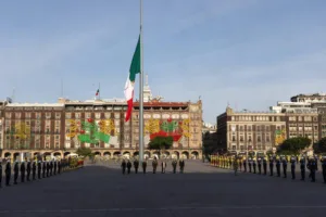 Sheinbaum encabeza homenaje a víctimas de los sismos de 1985 y 2017