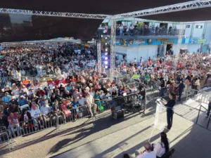 Sheinbaum anuncia obras de agua, vivienda y salud durante gira por Baja California
