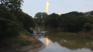 Quemadores de Pemex habrían provocado olor a hidrocarburo en Jalapa