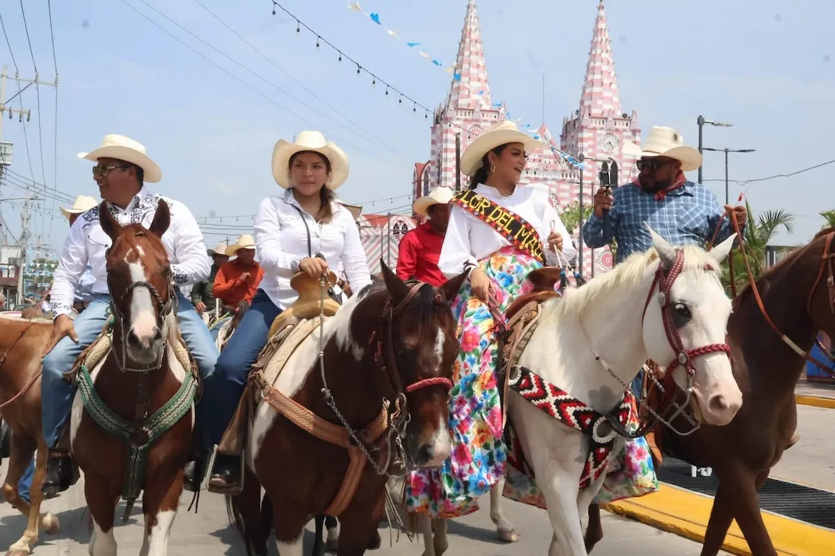 Honran a la Virgen de los Remedios con tradicional cabalgata en Nacajuca