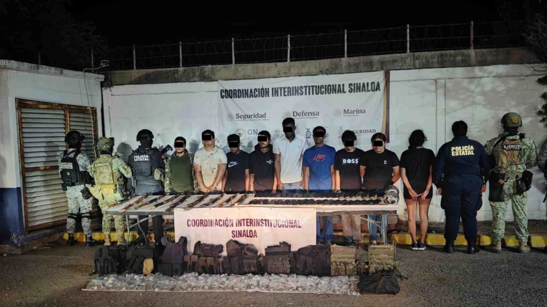 Detienen a nueve personas y aseguran armas, droga y equipo táctico en Culiacán
