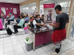 INE llama a tabasqueños a actualizar su credencial antes de que se saturen los módulos